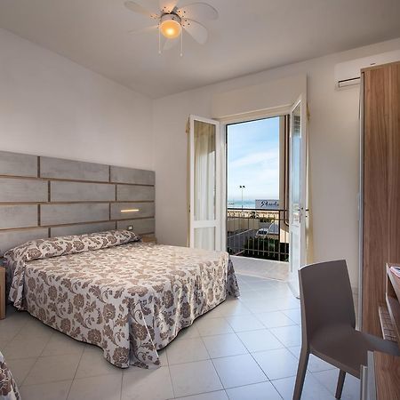 Hotel Vallechiara Lido Di Savio Ngoại thất bức ảnh