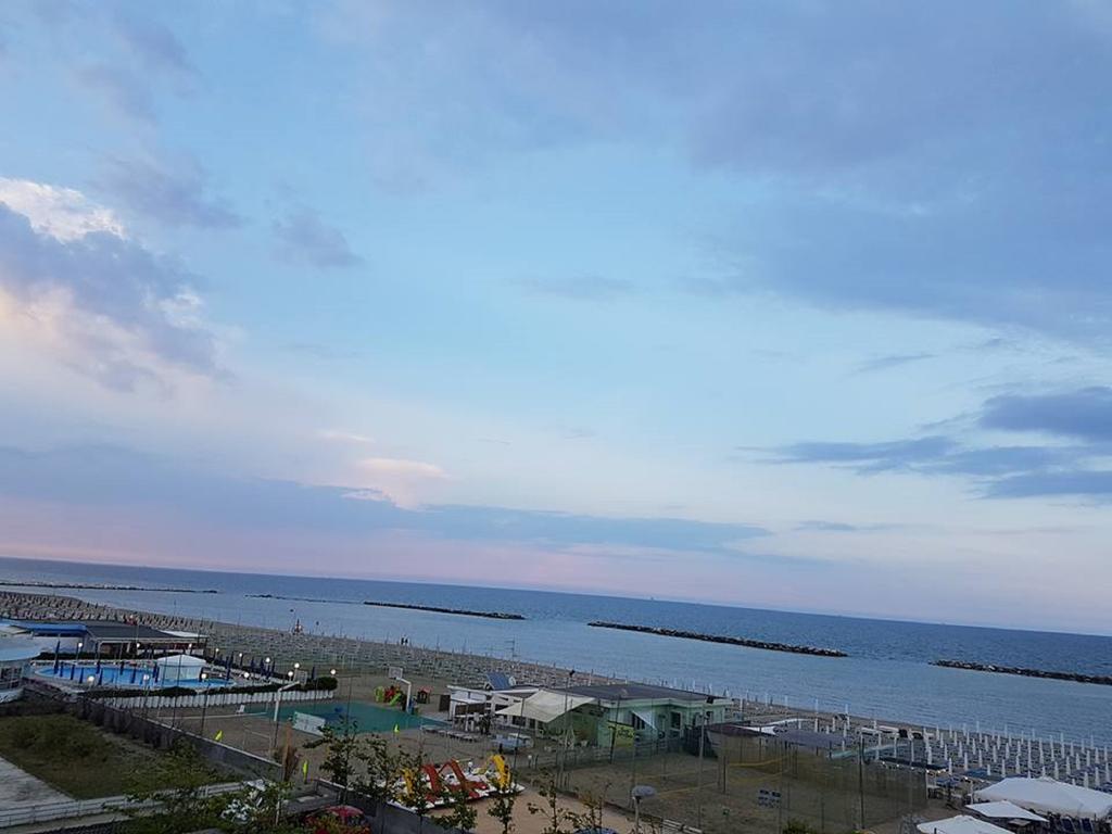 Hotel Vallechiara Lido Di Savio Ngoại thất bức ảnh