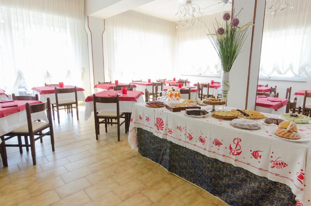 Hotel Vallechiara Lido Di Savio Ngoại thất bức ảnh