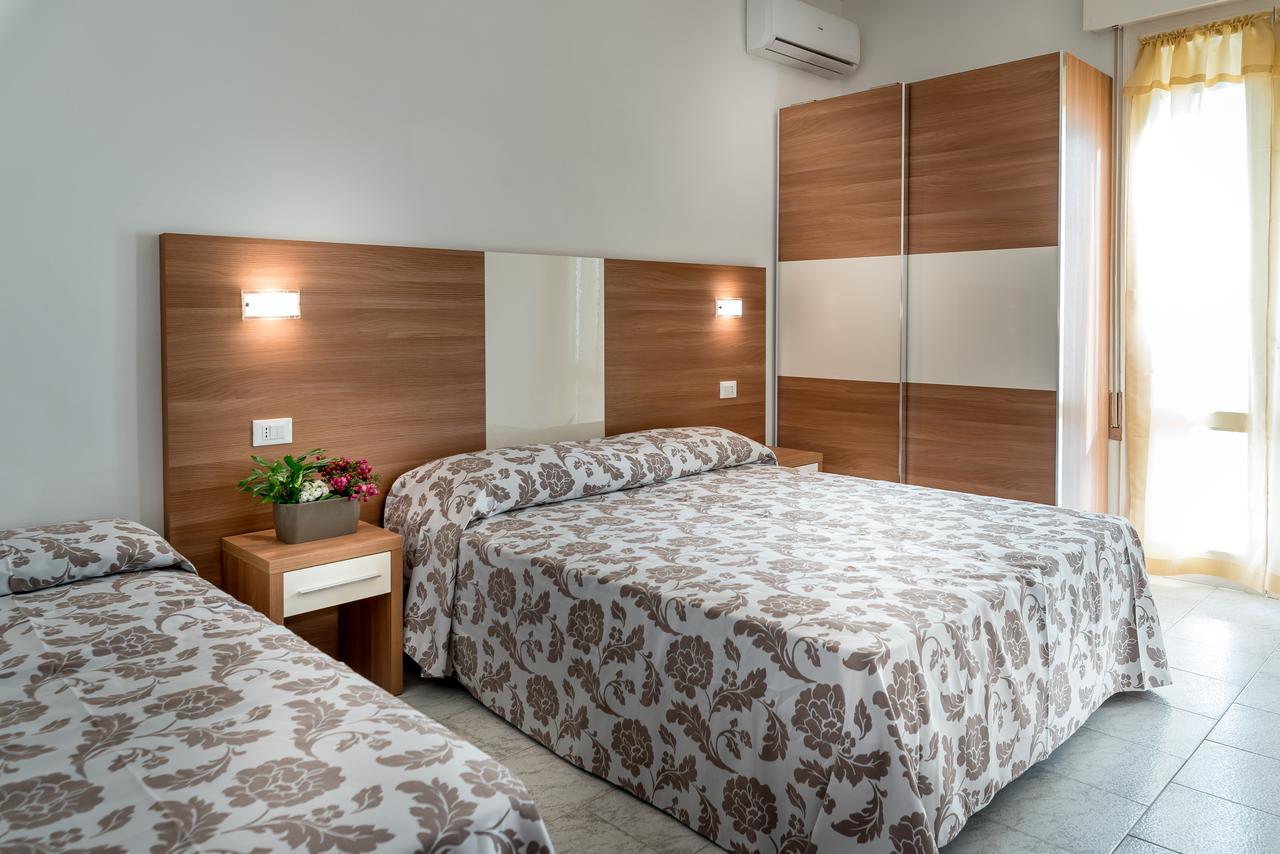Hotel Vallechiara Lido Di Savio Ngoại thất bức ảnh