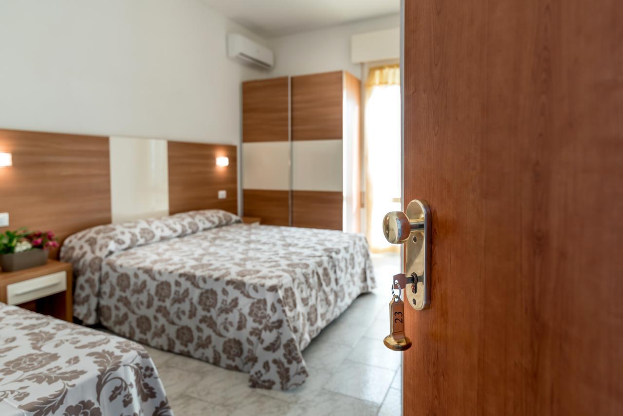 Hotel Vallechiara Lido Di Savio Ngoại thất bức ảnh